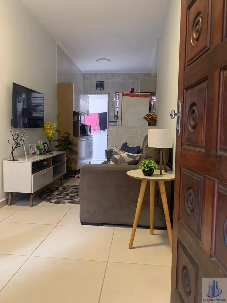 Casa à venda com 1 quarto, 44m² - Foto 1