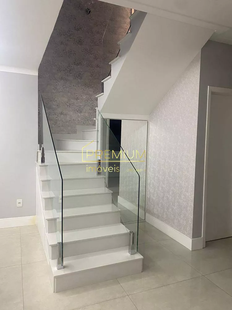 Casa à venda com 3 quartos, 169m² - Foto 4