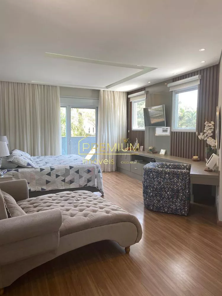 Casa à venda com 4 quartos, 331m² - Foto 3