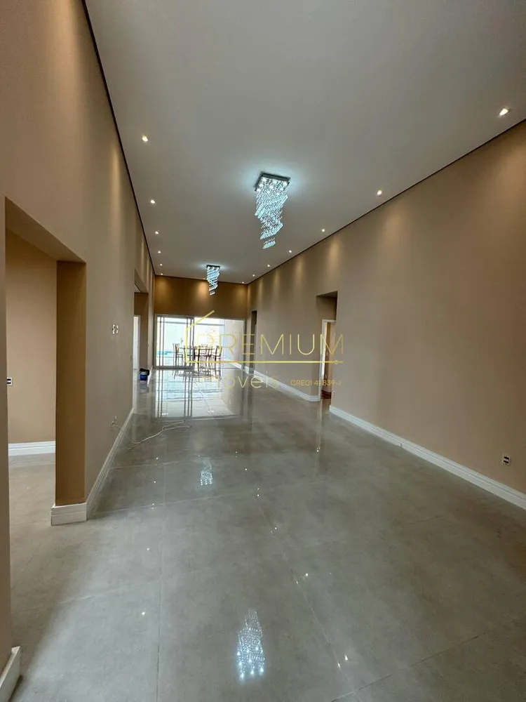 Casa, 3 quartos, 256 m² - Foto 1