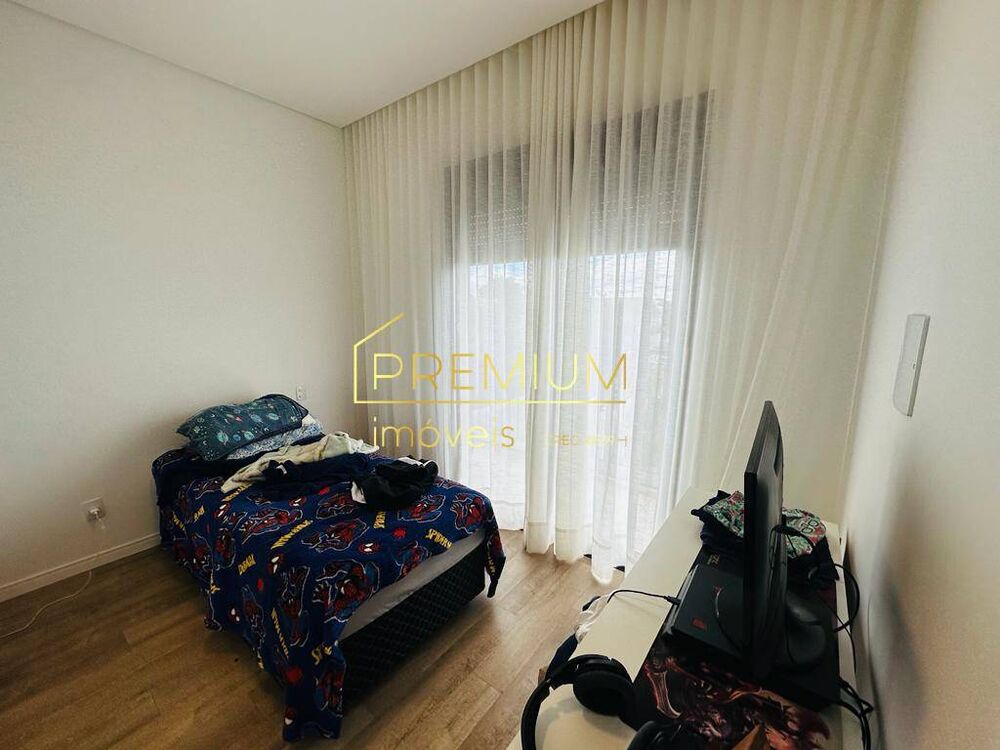 Casa, 4 quartos, 351 m² - Foto 1