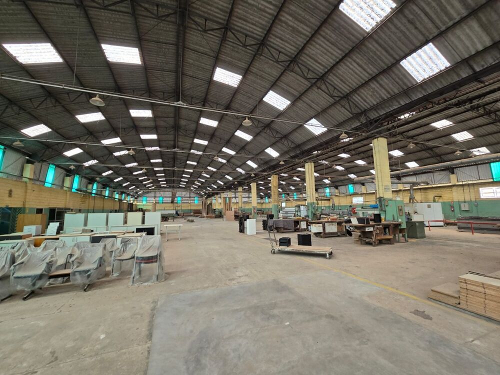 Depósito-Galpão-Armazém à venda e aluguel, 5400m² - Foto 1