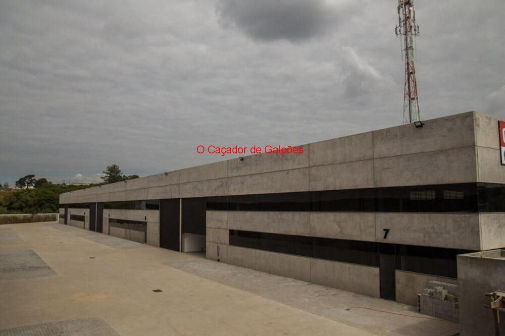 Depósito-Galpão-Armazém para alugar, 590m² - Foto 1