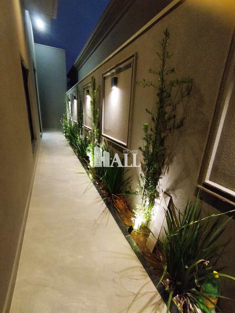 Casa de Condomínio à venda com 3 quartos, 220m² - Foto 1