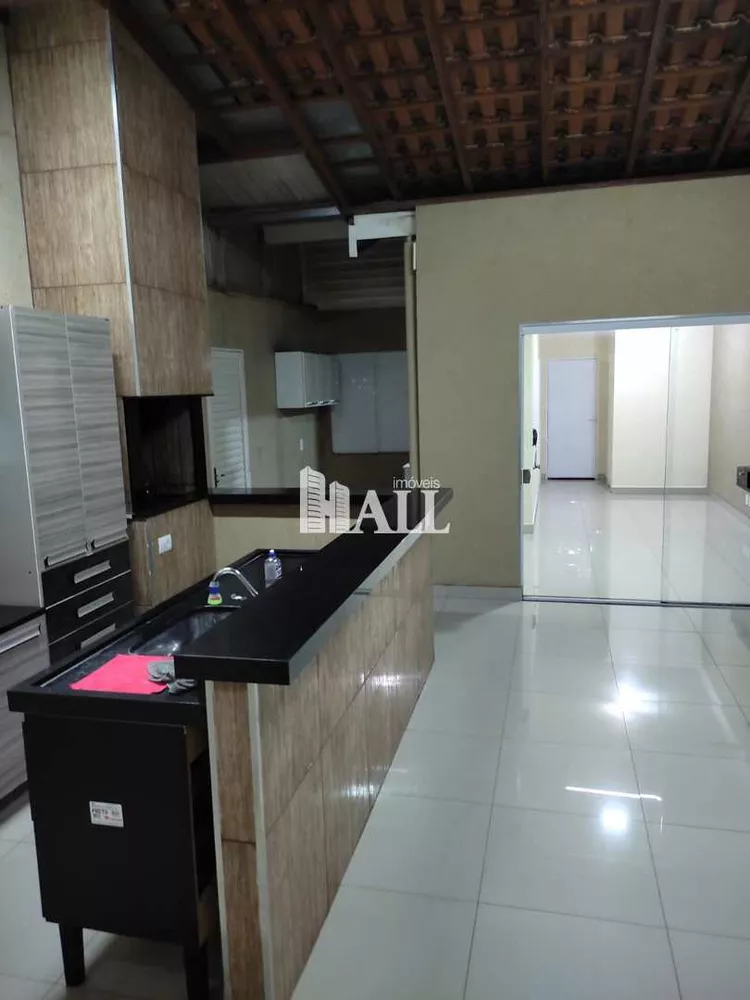 Casa de Condomínio à venda com 2 quartos, 180m² - Foto 1