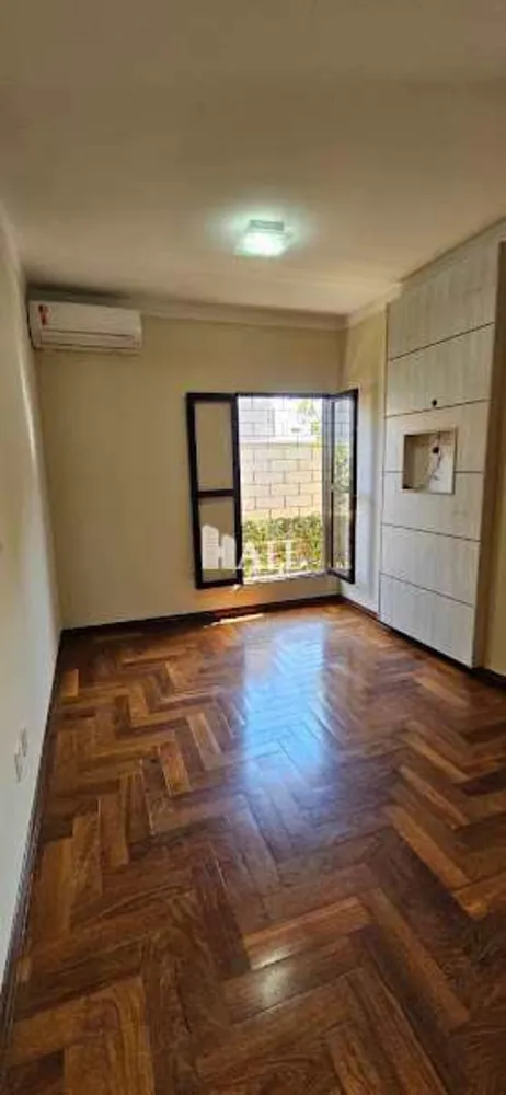Casa, 4 quartos, 240 m² - Foto 1