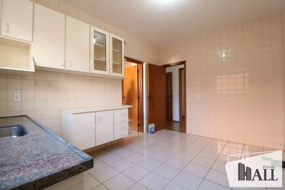 Apartamento à venda com 3 quartos, 157m² - Foto 4