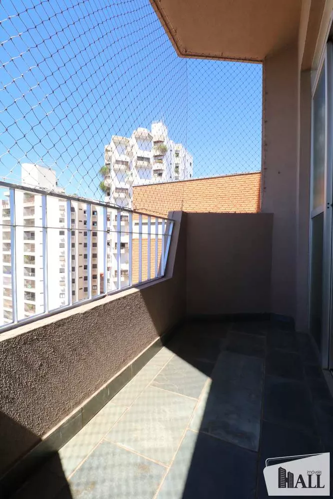 Apartamento à venda com 3 quartos, 157m² - Foto 3