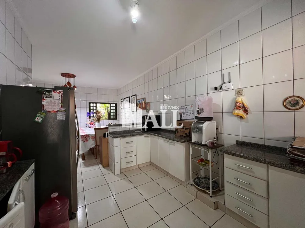 Casa, 4 quartos, 235 m² - Foto 1