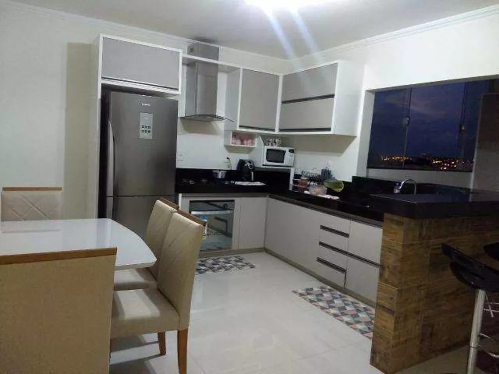 Apartamento à venda com 3 quartos, 101m² - Foto 4