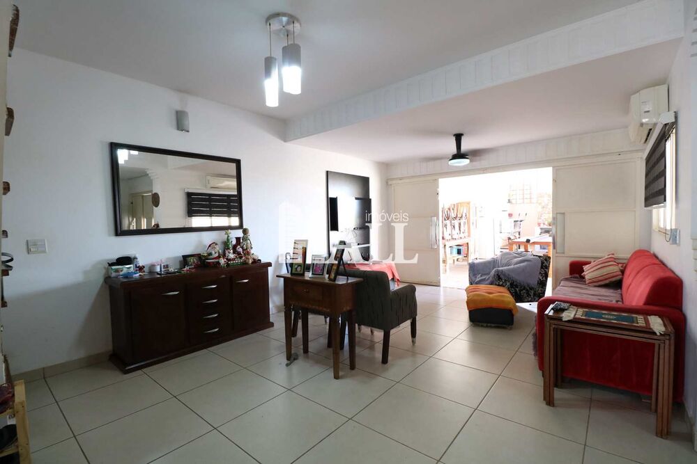 Casa, 2 quartos, 180 m² - Foto 1