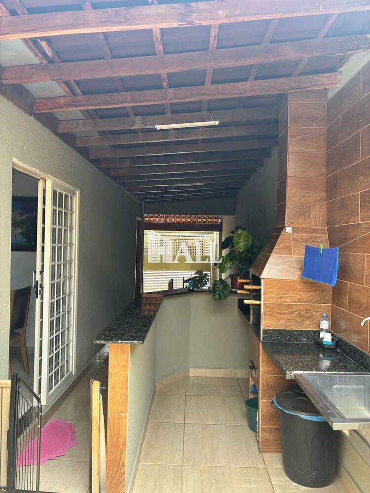Casa à venda com 3 quartos, 190m² - Foto 4
