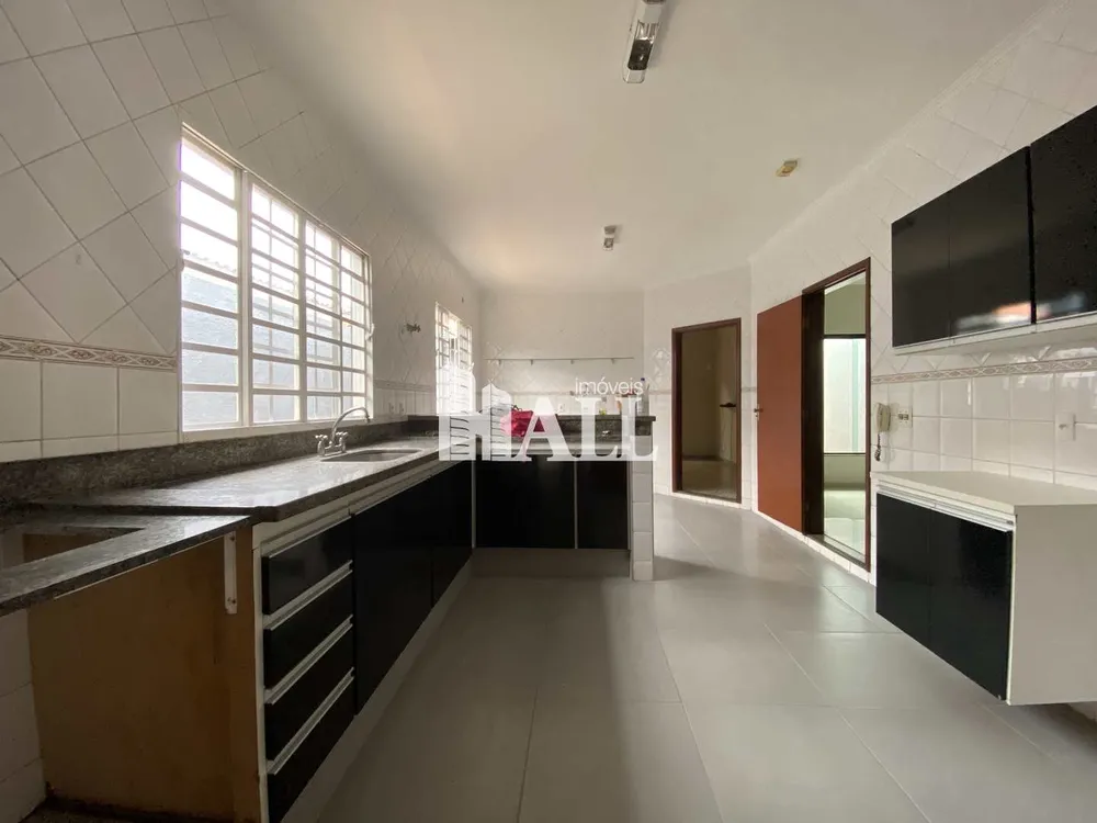 Casa, 4 quartos, 265 m² - Foto 1