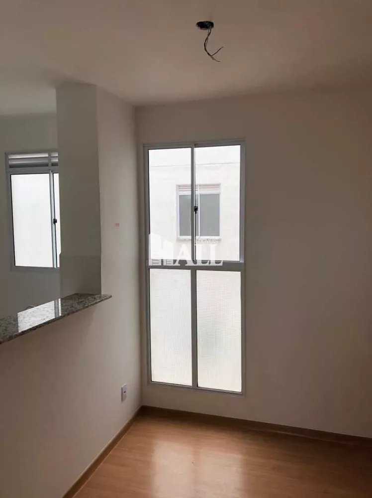 Apartamento à venda com 2 quartos, 47m² - Foto 2