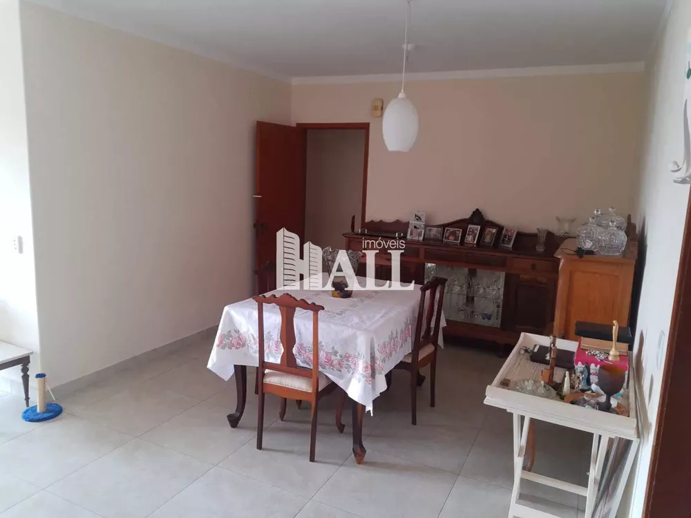 Apartamento à venda com 3 quartos, 140m² - Foto 2