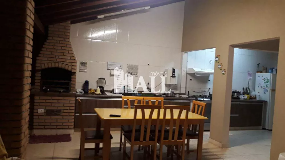 Casa à venda com 3 quartos, 150m² - Foto 1