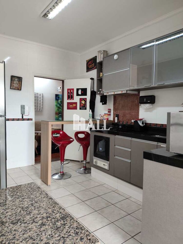 Apartamento à venda com 3 quartos, 103m² - Foto 1