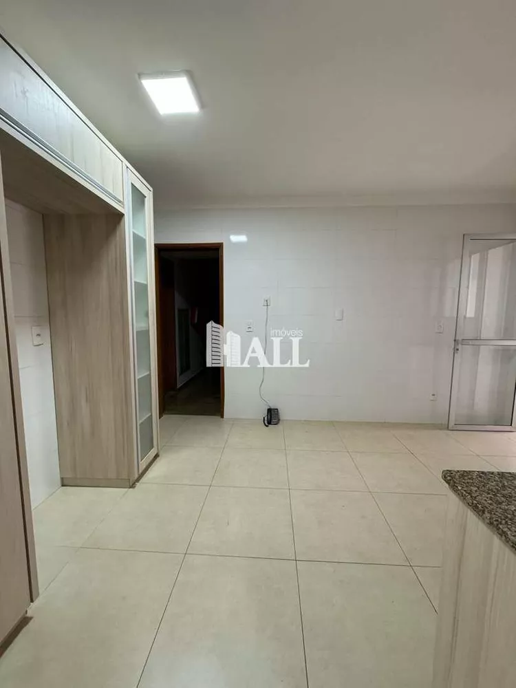 Apartamento à venda com 3 quartos, 157m² - Foto 4