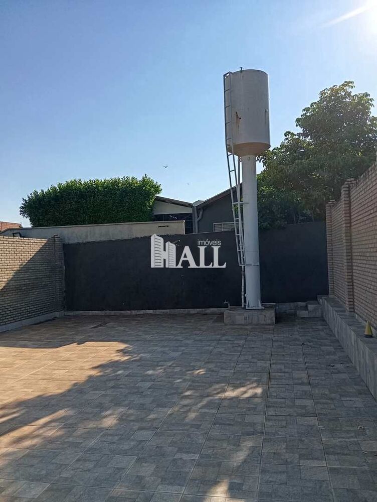 Chácara à venda com 3 quartos, 200m² - Foto 2