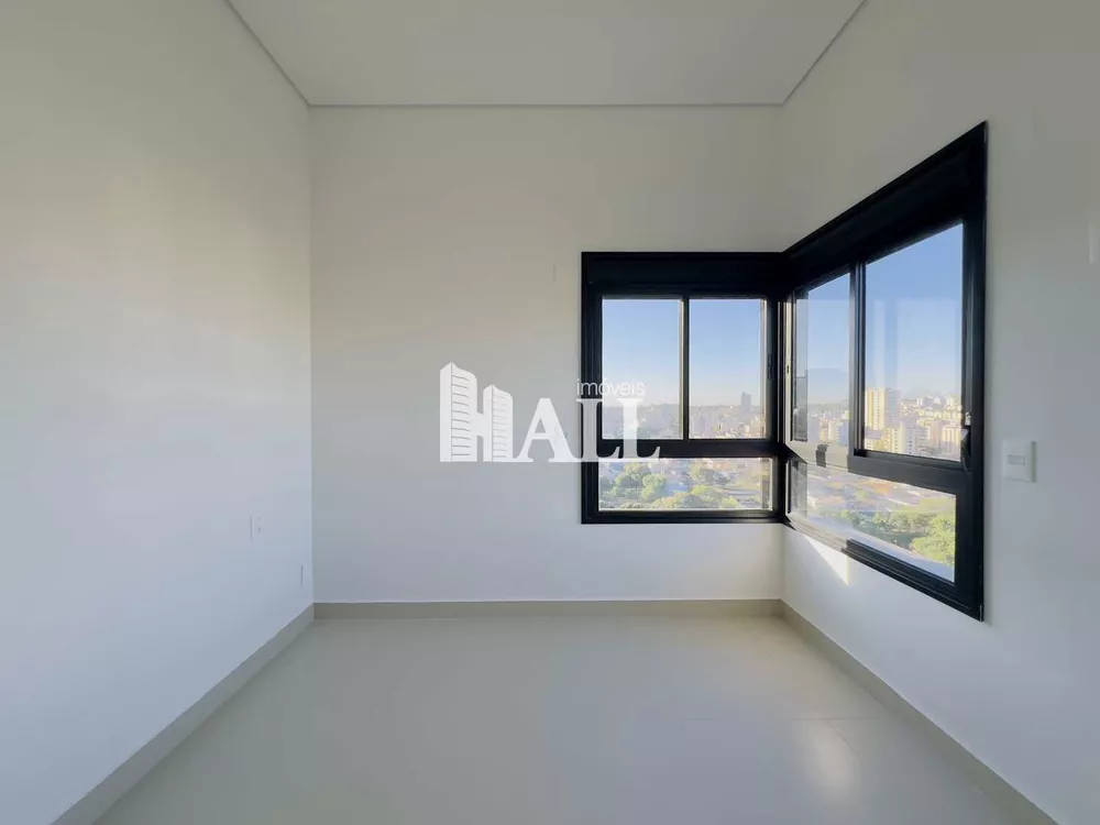 Apartamento à venda com 3 quartos, 216m² - Foto 3