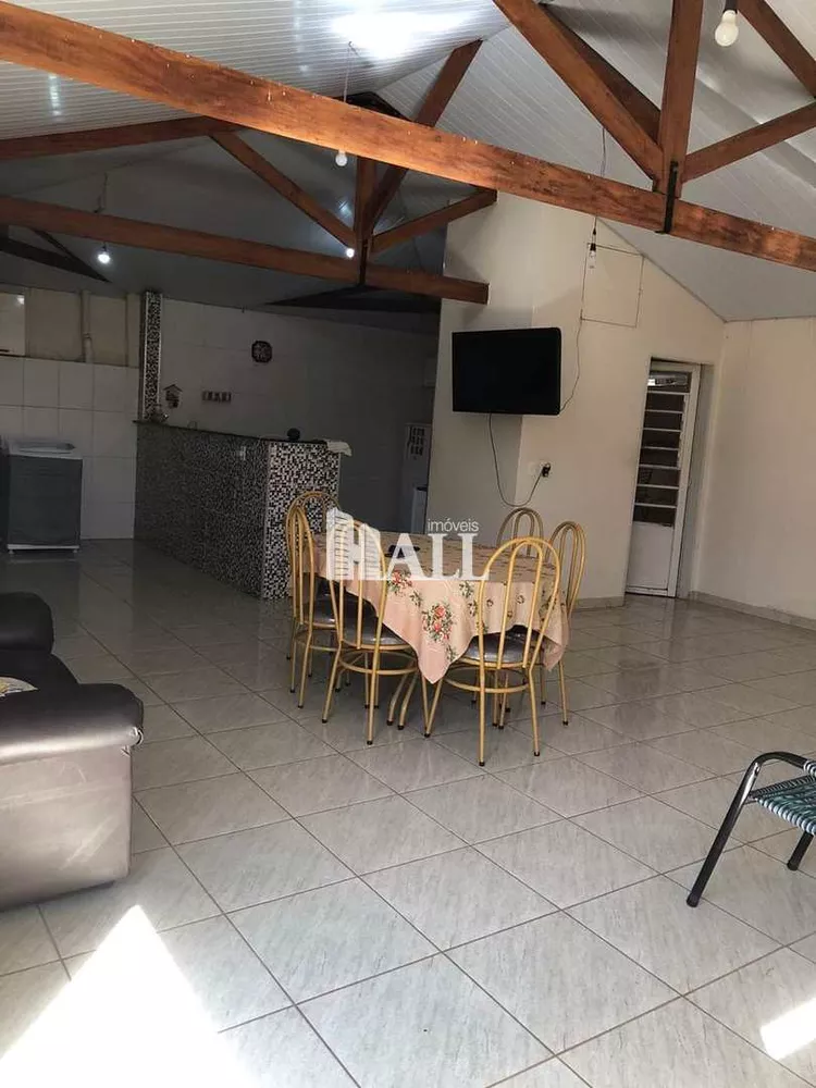 Casa à venda com 4 quartos, 175m² - Foto 1