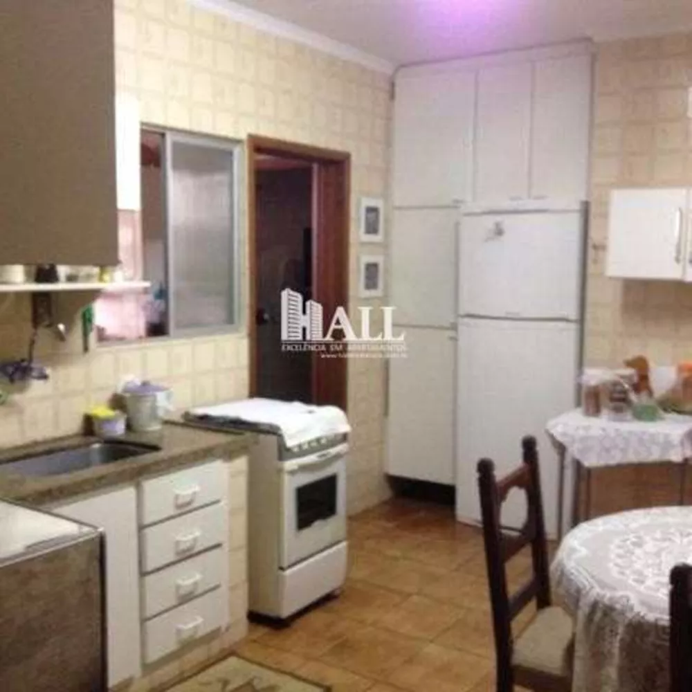 Apartamento à venda com 3 quartos, 137m² - Foto 3