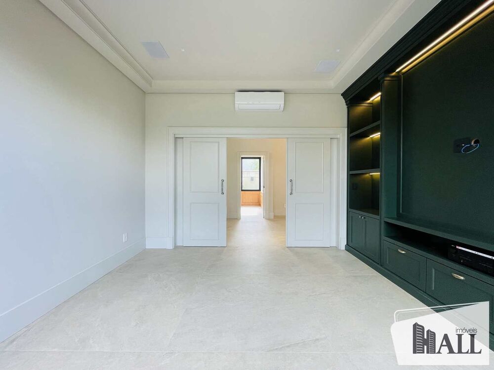 Casa de Condomínio à venda com 4 quartos, 490m² - Foto 2