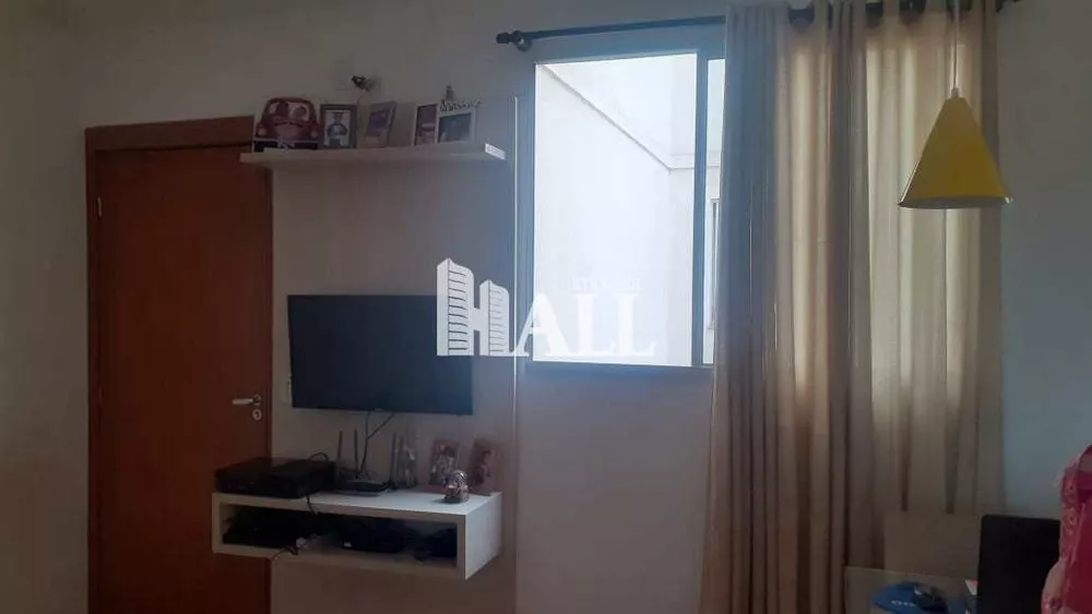 Apartamento à venda com 2 quartos, 42m² - Foto 2