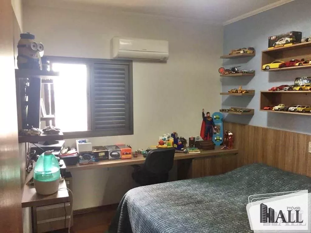 Apartamento à venda com 3 quartos, 180m² - Foto 3