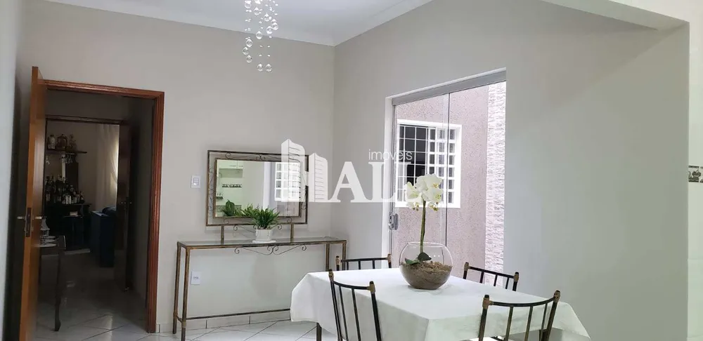 Casa, 3 quartos, 196 m² - Foto 1
