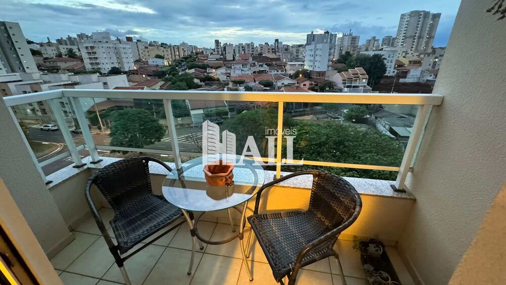 Apartamento à venda com 3 quartos, 100m² - Foto 2