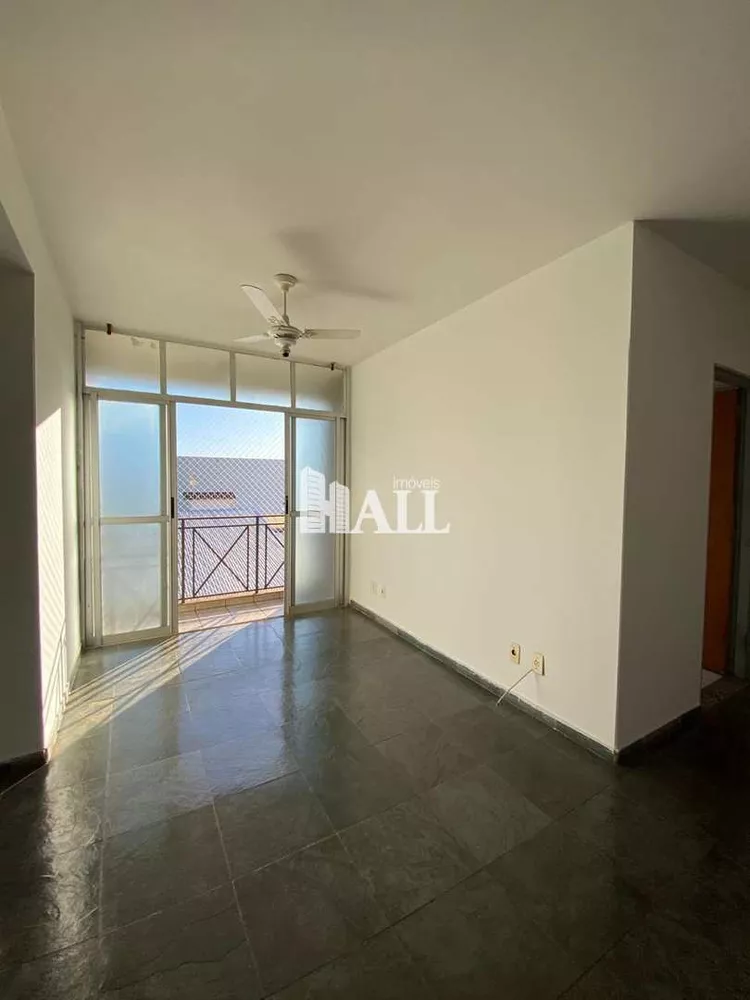 Apartamento à venda com 2 quartos, 70m² - Foto 1