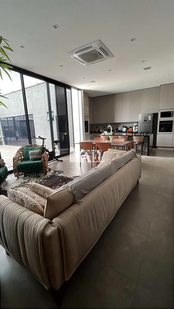 Casa, 3 quartos, 210 m² - Foto 1