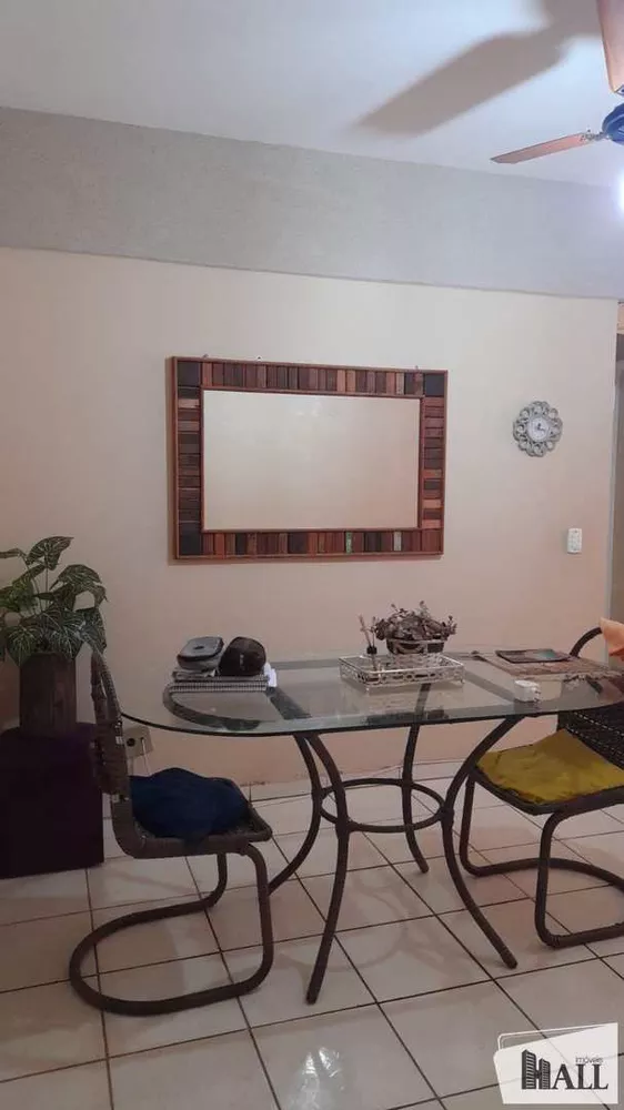 Apartamento à venda com 2 quartos, 70m² - Foto 2