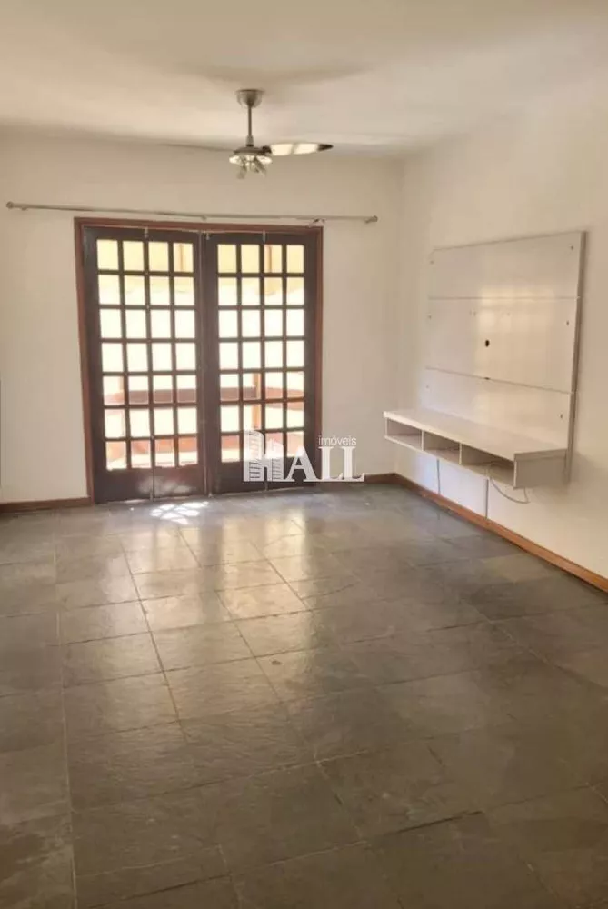 Apartamento à venda com 3 quartos, 140m² - Foto 1