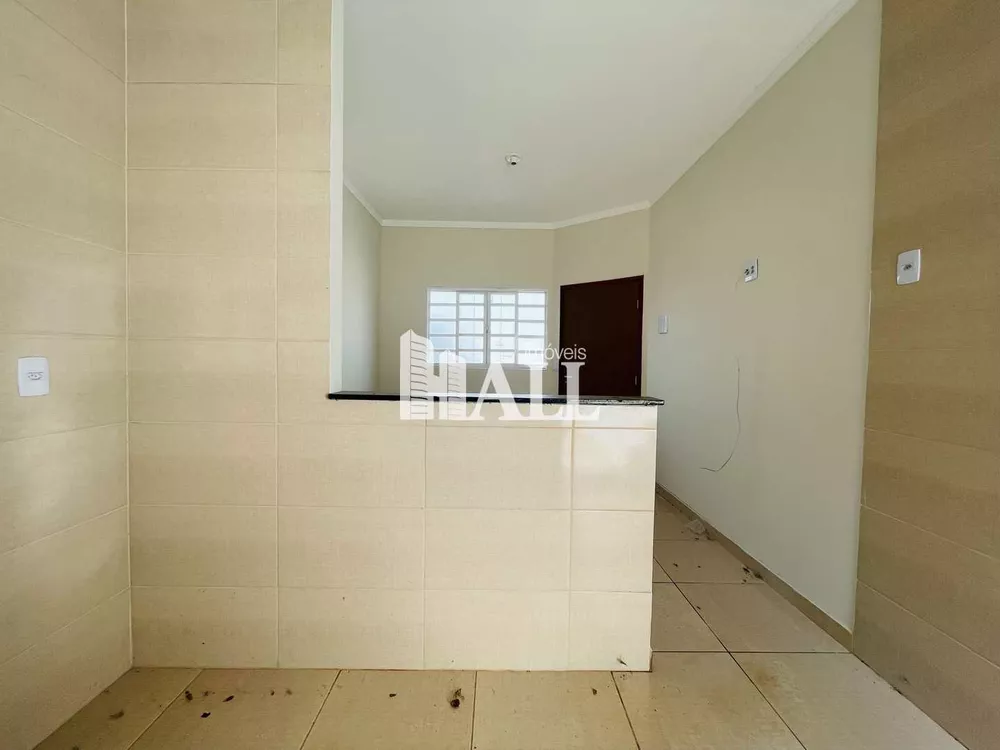 Casa à venda com 2 quartos, 90m² - Foto 3