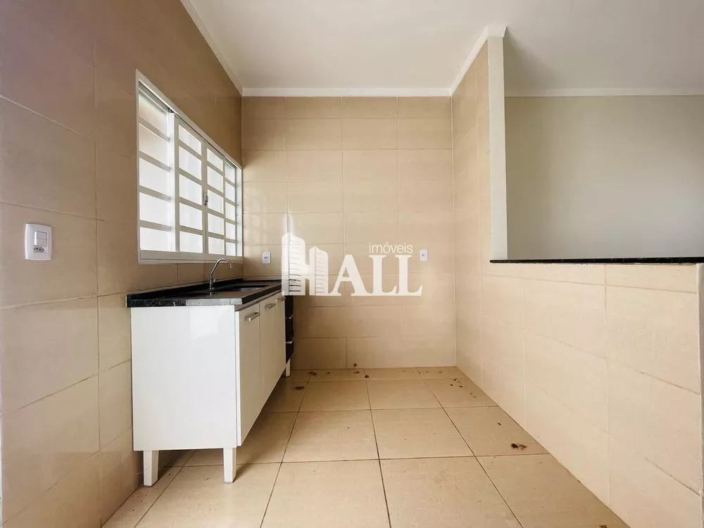 Casa à venda com 2 quartos, 90m² - Foto 2