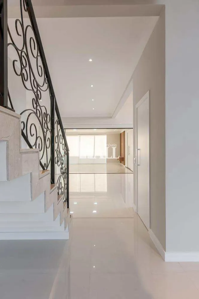 Sobrado, 4 quartos, 548 m² - Foto 1