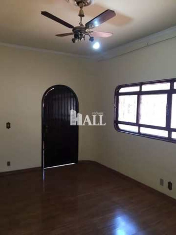 Casa, 4 quartos, 255 m² - Foto 1