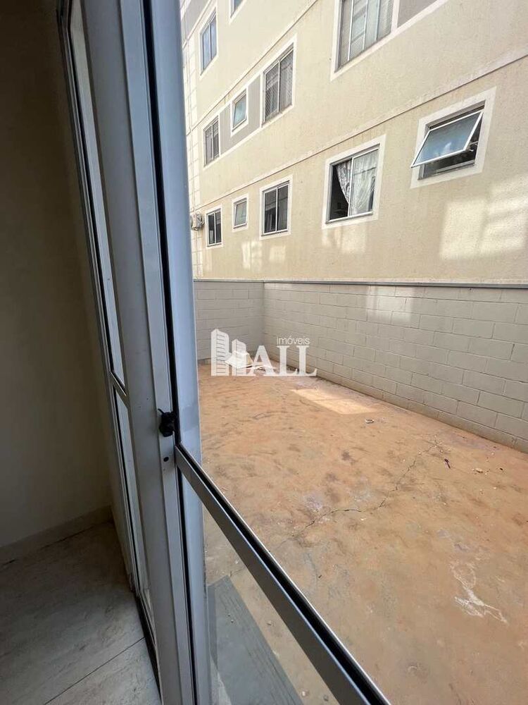 Apartamento à venda com 2 quartos, 65m² - Foto 2