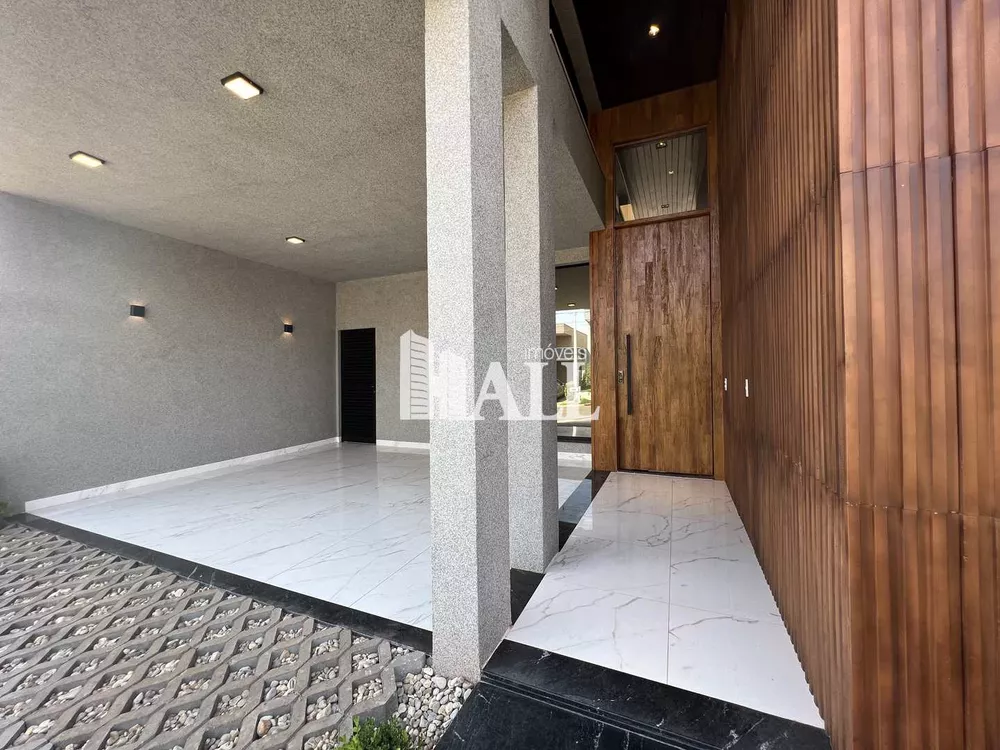 Casa de Condomínio à venda com 3 quartos, 225m² - Foto 2