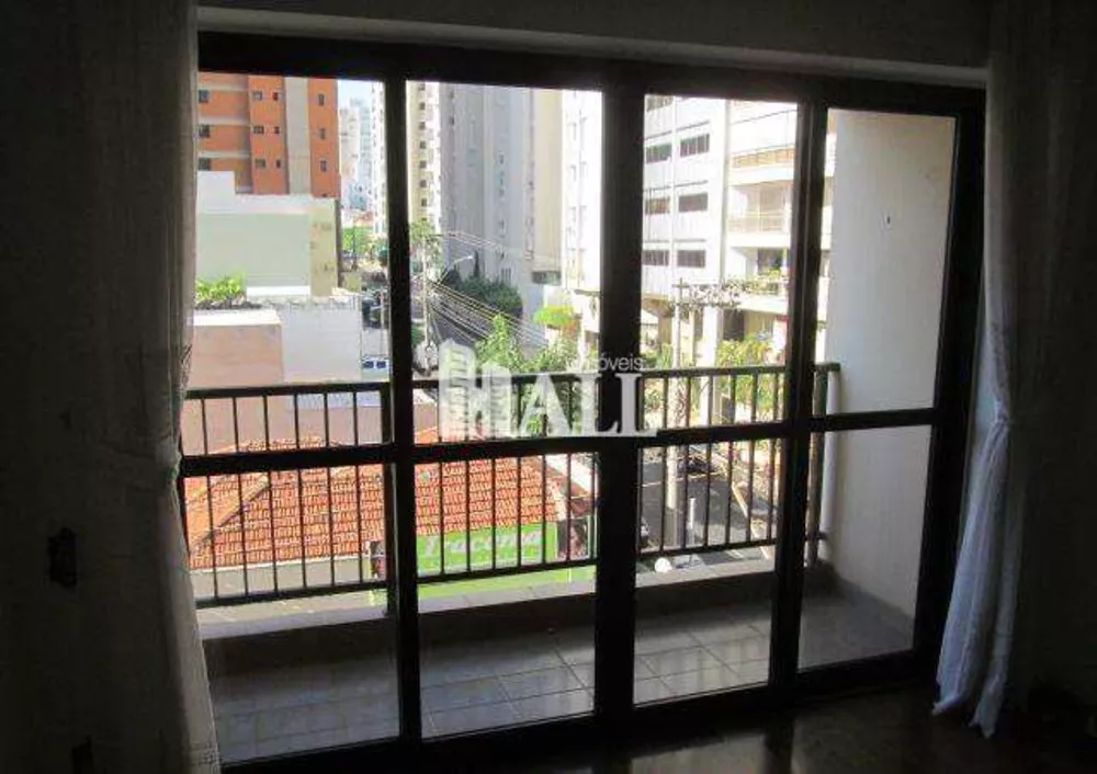 Apartamento à venda com 3 quartos, 145m² - Foto 3