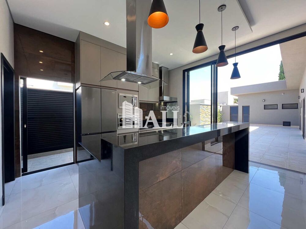 Casa de Condomínio à venda com 3 quartos, 230m² - Foto 1