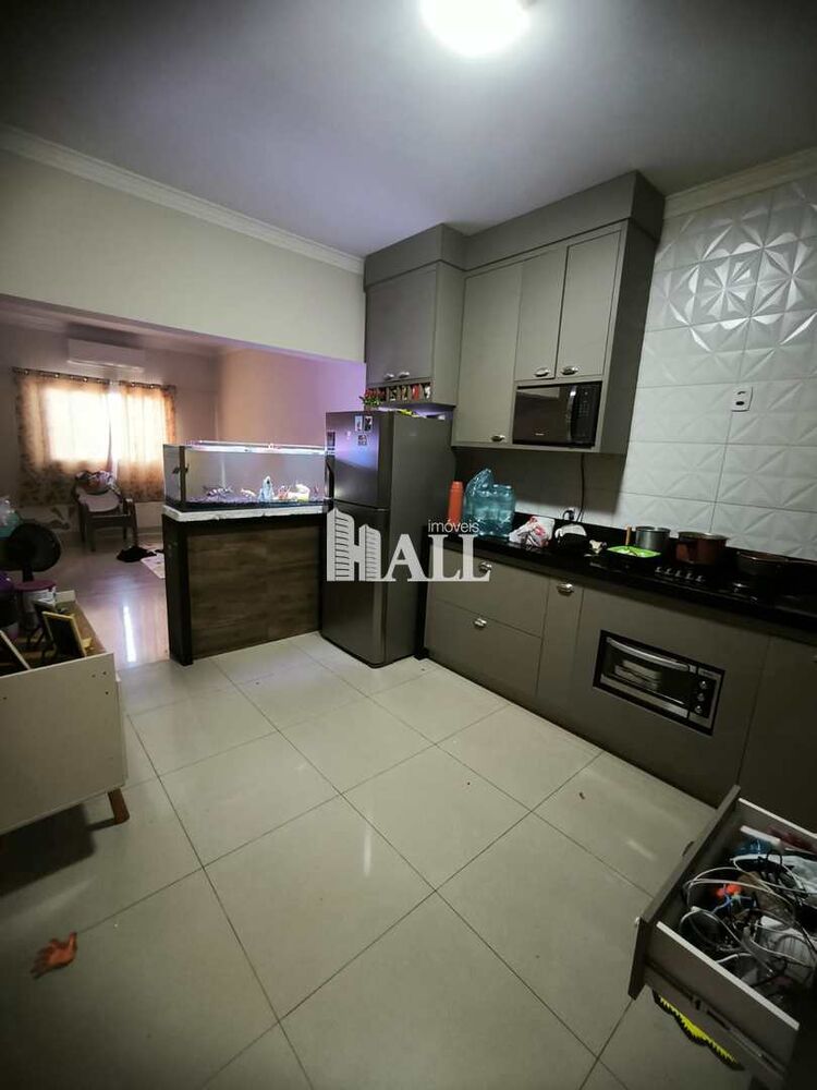 Casa à venda com 2 quartos, 130m² - Foto 1