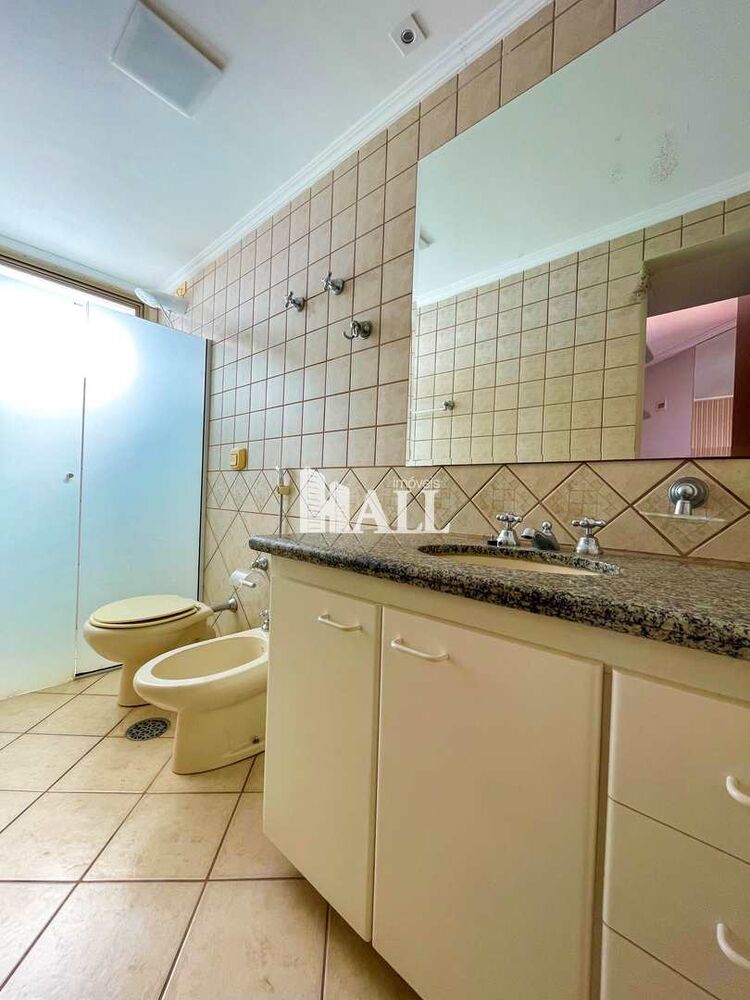 Apartamento à venda com 3 quartos, 140m² - Foto 1