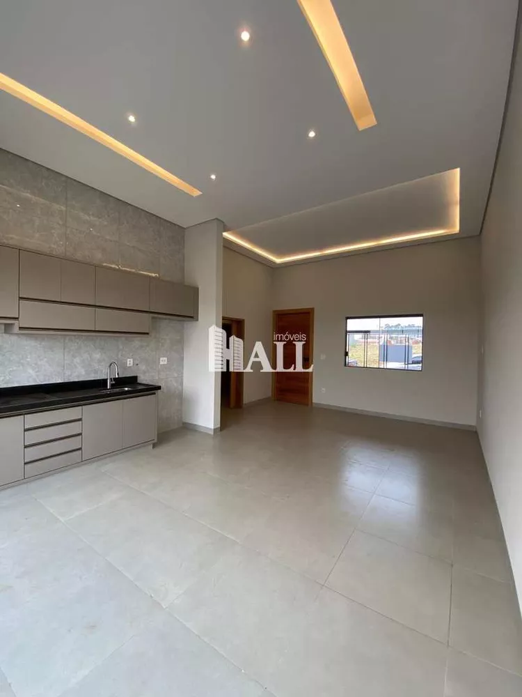 Casa à venda com 3 quartos, 200m² - Foto 4