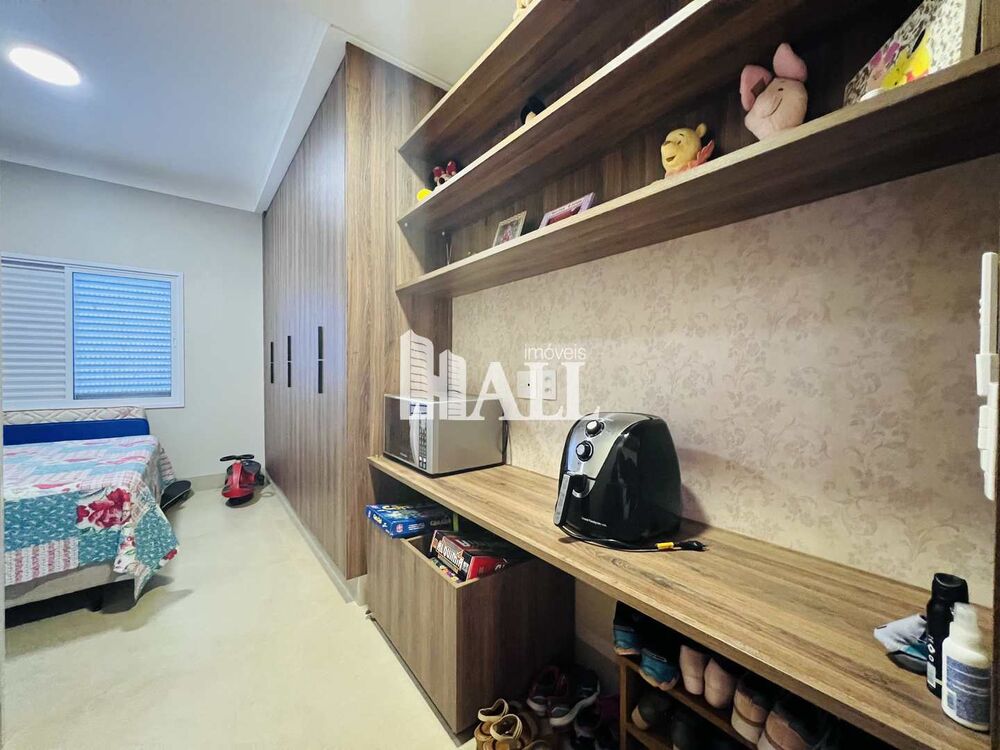 Casa de Condomínio à venda com 4 quartos, 377m² - Foto 4