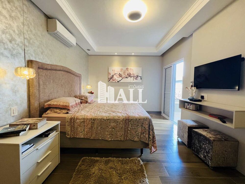 Casa de Condomínio à venda com 4 quartos, 377m² - Foto 1