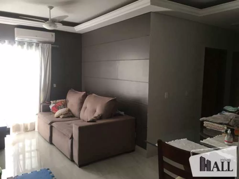 Apartamento à venda com 3 quartos, 74m² - Foto 2