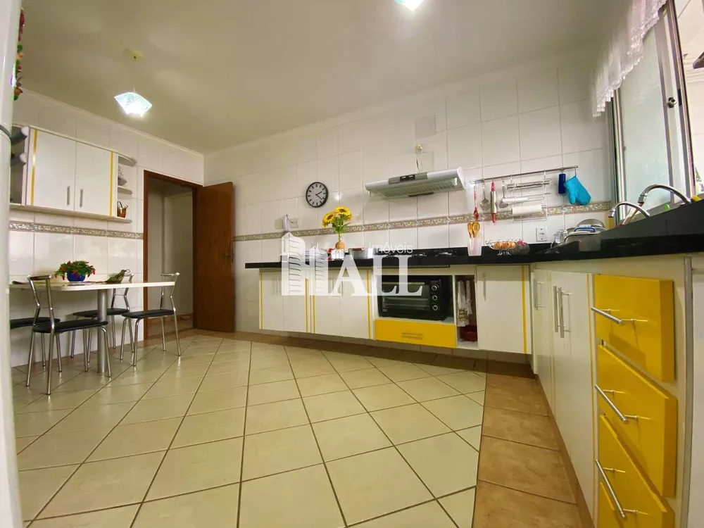 Apartamento à venda com 3 quartos, 138m² - Foto 4